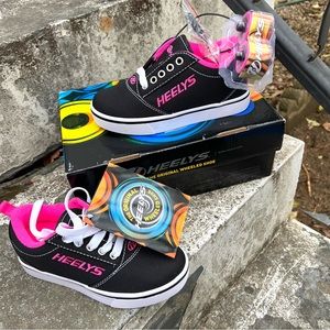 New HEELYS Pro 20 Wheeled Skate Shoes Youth Sz 13C Black Pink HE100760